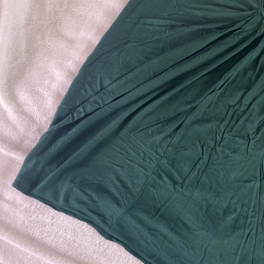 Dark green sleeveless wrinkly dress - Picture 5 of 17
